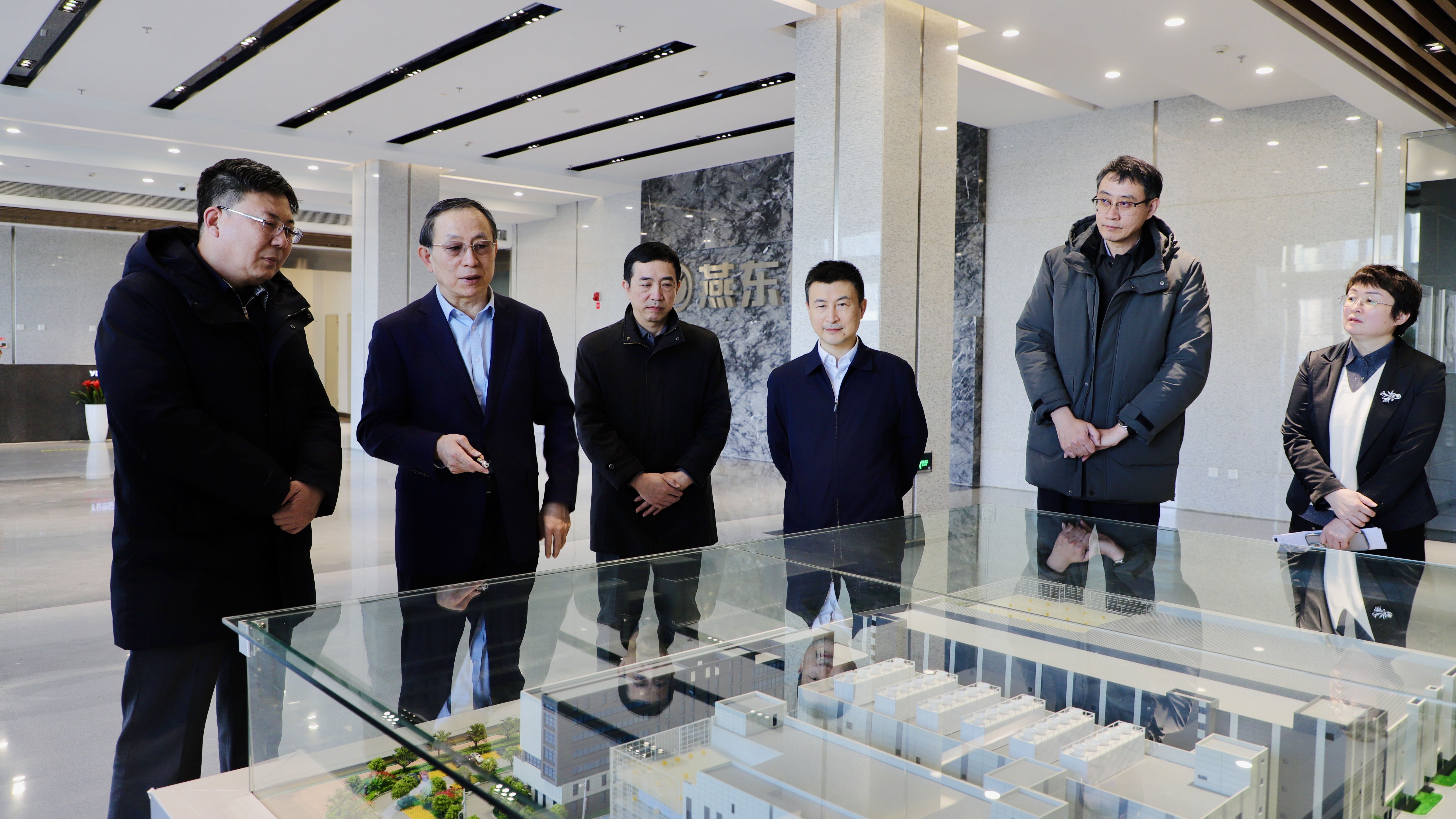 共建产教育人新模式，持续塑造发展新动能 ——北京市教委领导到350vip浦京集团微调研指导校企合作工作